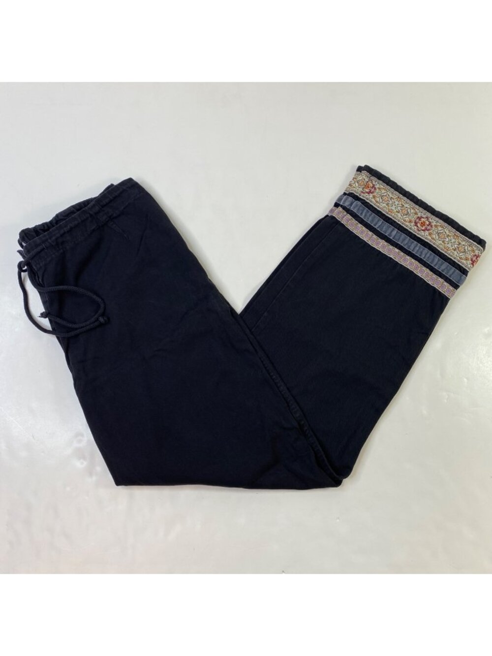 City Lights San Francisco Women's Black Capri Crop Pants Size L Ribbon Cuff Trim